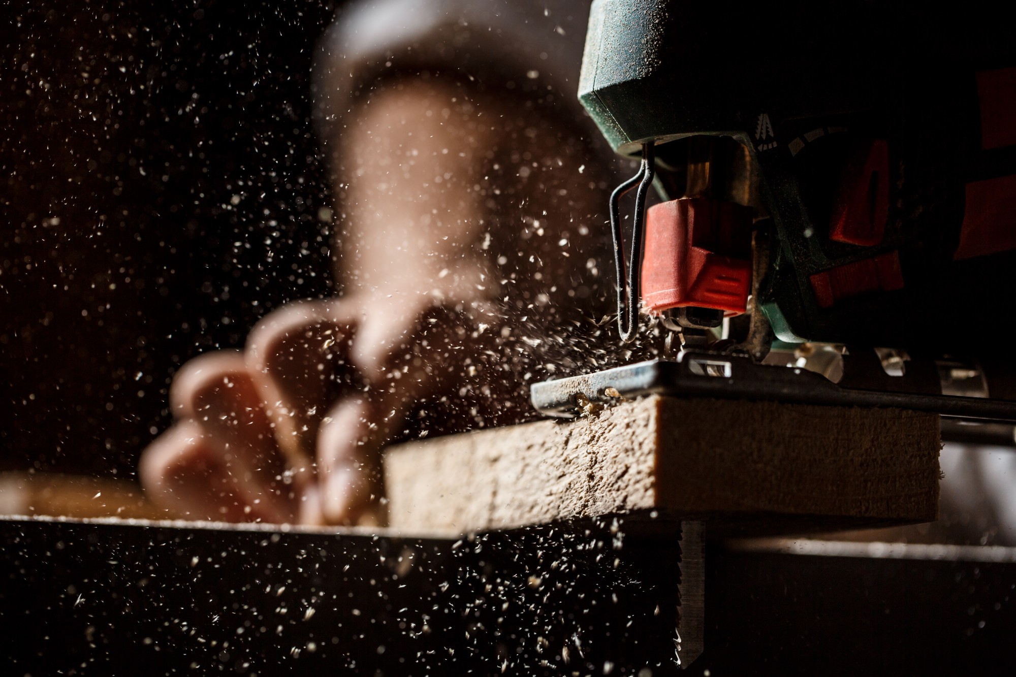 Lavorazione del legno in laboratorio